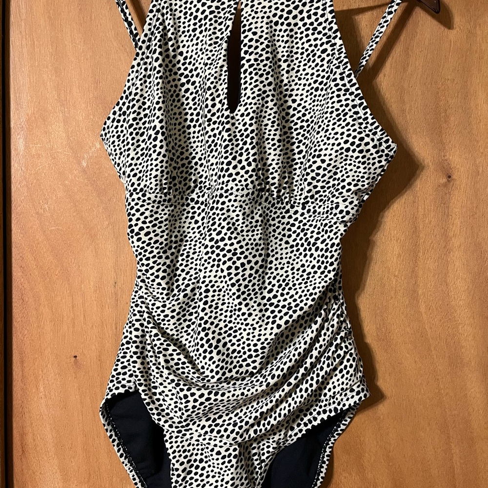 Ellen Tracy Black and White Speckled One Piece Swimsuit